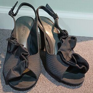 Elegant Ann Marino Ruffled Heels - Size 6.5